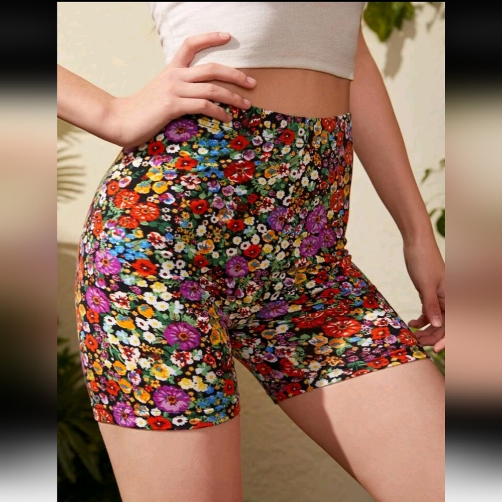 nwot Floral Fitted Shorts SO SOFT!